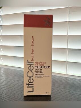 LifeCell South Beach Skincare PH Balanced Anti-Aging Cleanser 60ml NIB
